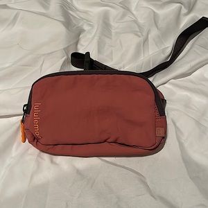Lululemon belt bag!! COLOR NO LONGER SOLD!!!! NWT TAGS ARE NOT CONNECTED TO BAG